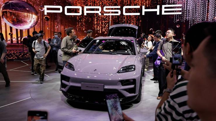 Porsche'nin Çin'de düşen satışları CEO'yu etkiledi