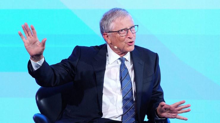 Bill Gates'e göre gençlerin karşı karşıya olduğu en önemli sorun: Yanıltıcı bilgi