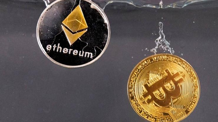 Bitcoin ve Ethereum spot ETF'lerinden net çıkış yaşandı