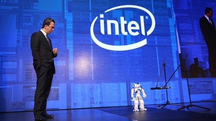 Bir zamanların lideri Intel zorlu bir sınavdan geçiyor: Bu duruma nasıl geldi?