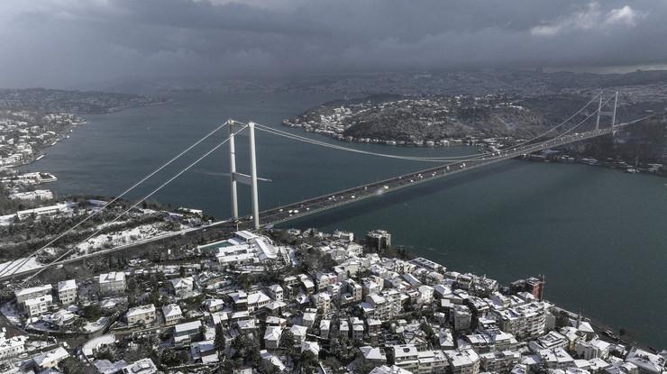 İstanbul'da kar tipiye döndü, vapur seferleri iptal edildi