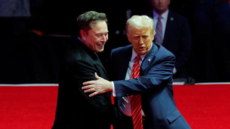 Trump'tan Musk'a destek: "Yeni bir Tesla alacağım"