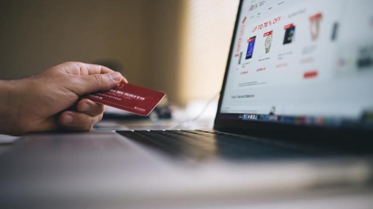 Yurt dışı sitelerinden alışverişte kişisel bilgi paylaşımına dikkat
