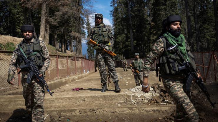 Hindistan Pakistan'a yönelik askeri operasyon başlattı