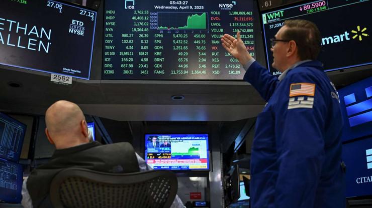 ABD-Çin ticaretinde ateşkes etkisi: Dow 1000 puan sıçradı, S&P 500 yüzde 2,6 yükseldi