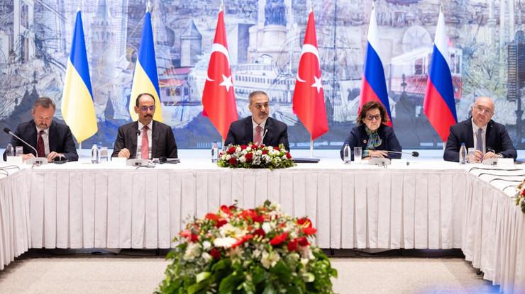 Rusya ve Ukrayna'dan iki yıl sonra İstanbul'da ilk temas: Savaşın en kapsamlı esir takası anlaşması yapıldı