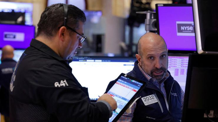 UBS, S&P 500 için yıl sonu hedefini yükseltti