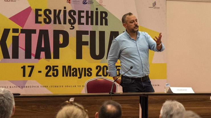 Eskişehir Kitap Fuarı 4. kez kapılarını açtı: Binlerce kitap, yüzlerce yazar, dokuz günlük kültür şöleni başladı