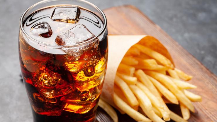 Migrene karşı kola ve patates kızartması: TikTok’ta yayılan ‘McMigraine’ yöntemine uzmanlar ne diyor?