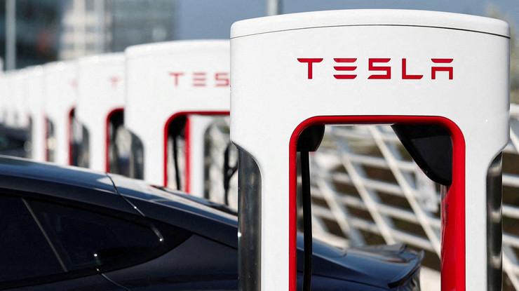 Musk-Trump gerginliği: Tesla hisseleri kayıplarının bir kısmını telafi etti