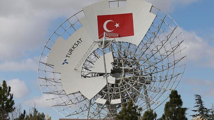 Suriye'nin resmi haber kanalı Türksat üzerinden yayına başladı
