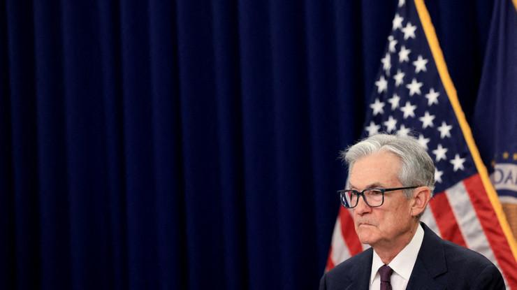 Fed Başkanı Powell'dan Trump'a rağmen 'bekle-gör' mesajı