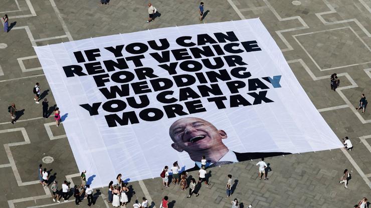 Jeff Bezos'un Venedik'teki düğününe protesto: 'Daha fazla vergi öde'