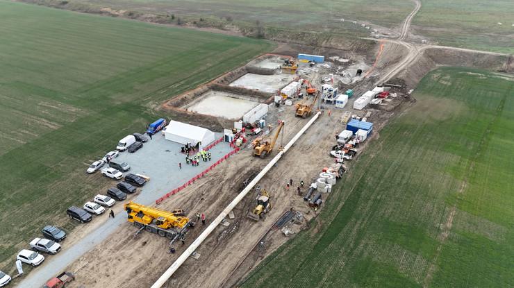 Kalyon İnşaat Tuna Nehri’ni 63 metre derinliğe inen borularla aştı