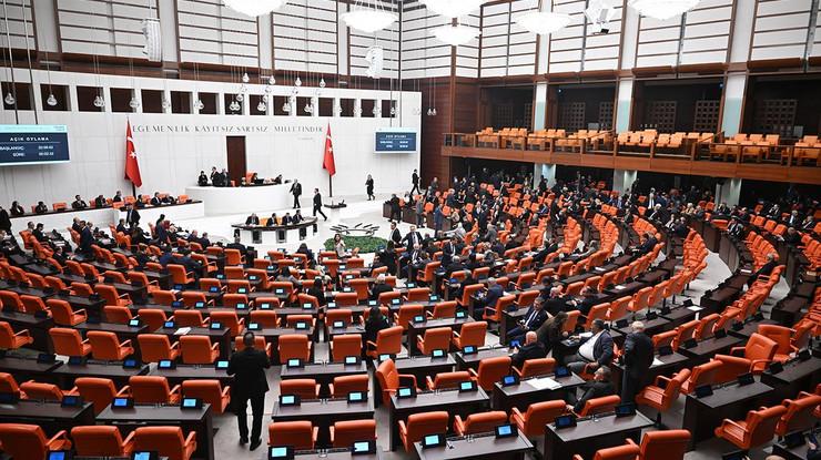 Döviz ve altın işlemlerine izin şartı, ÖTV ve KDV’ye yeni düzenleme: Yeni yasa TBMM'den geçti