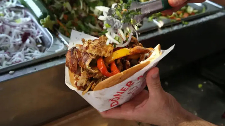 Almanya'da döner grevi: Döner kıtlığı riskiyle fiyatlar 10 euroyu geçebilir