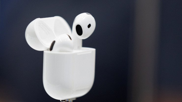 Artık her dilde konuşabileceksiniz: Apple, AirPods’a “Canlı Çeviri” özelliği getiriyor