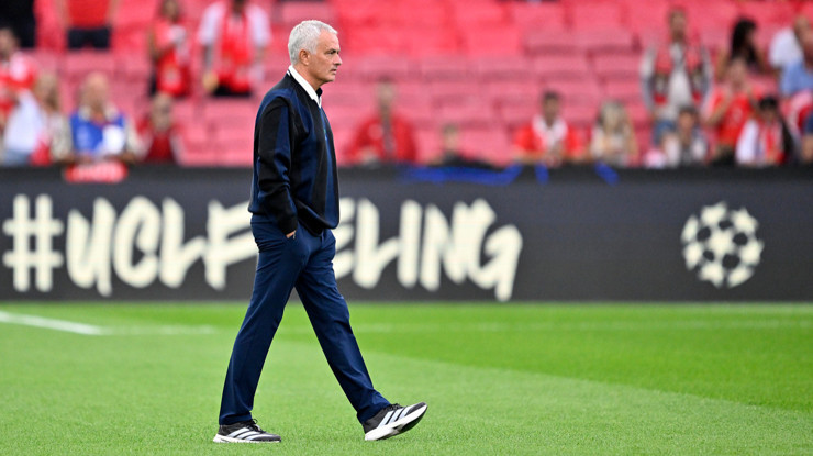 Fenerbahçe, Mourinho ile yolları ayırdı