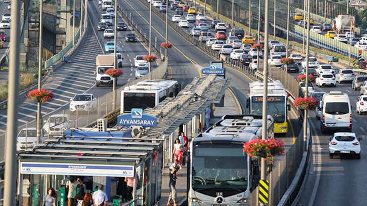 İstanbul'da toplu ulaşım zammı başladı
