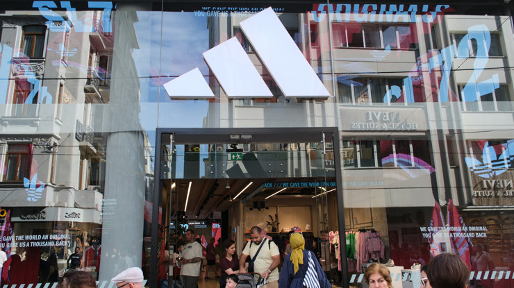 Rekabet Kurulu'ndan Adidas'a 402 milyon TL ceza