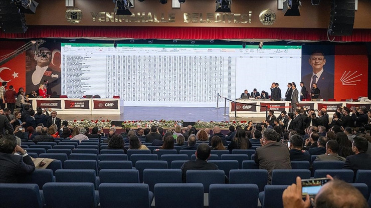 CHP'nin İstanbul İl Kongresi'ne mahkemeden durdurma kararı