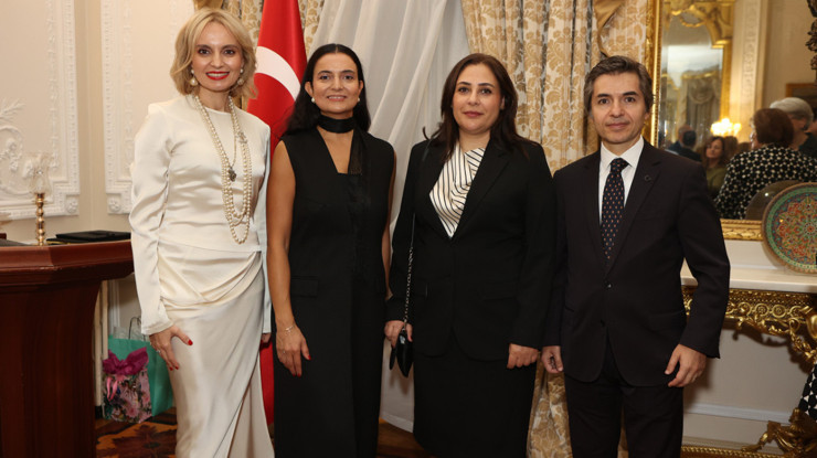 Türk ve İngiliz kadın liderlerden Londra’da küresel dayanışma mesajı