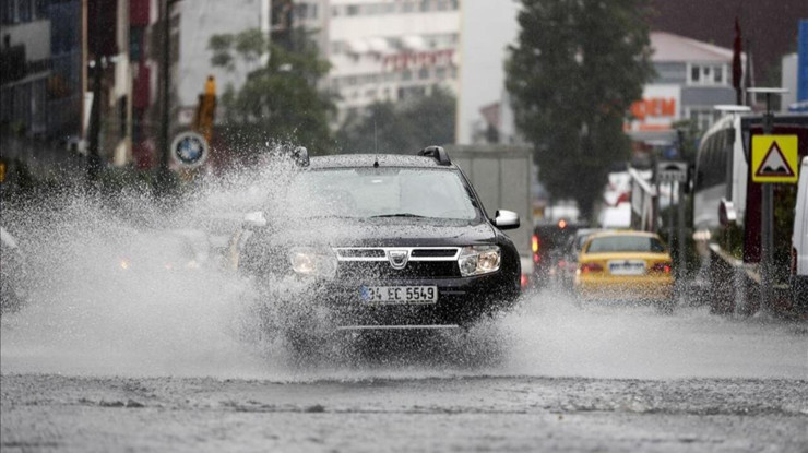 Meteoroloji duyurdu: İstanbul'da sağanak yağış uyarısı
