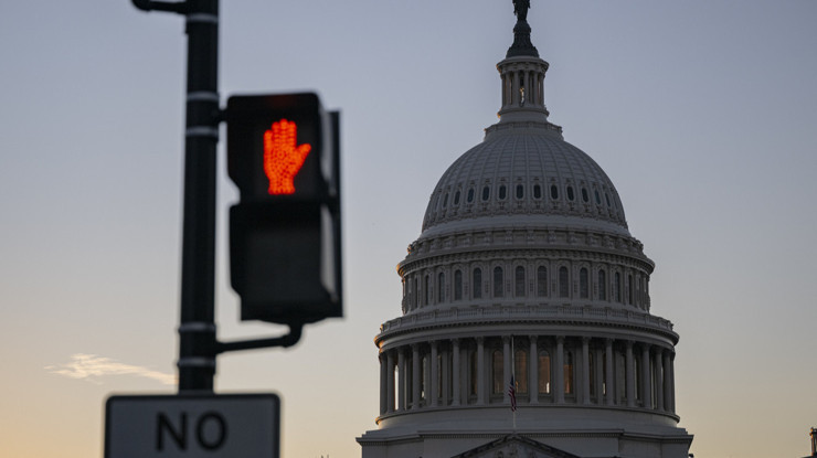 ABD tarihinde bir ilk: 1,4 milyon kişi maaşsız, sosyal yardımlar ve hava trafiği çökmek üzere