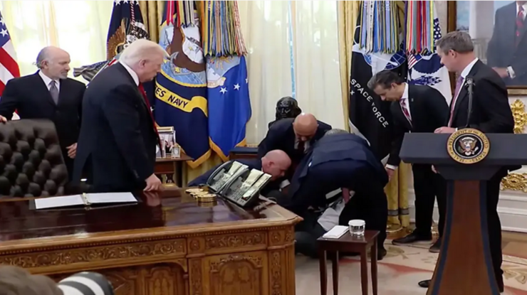 Beyaz Saray'da panik anları! İlk müdahaleyi Mehmet Öz yaptı