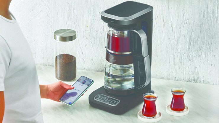 Karaca Çaysever RoboTea, özel damıtma tekniği ile çayın en lezzetli halini yepyeni tasarımıyla çayseverlerle buluşturuyor!