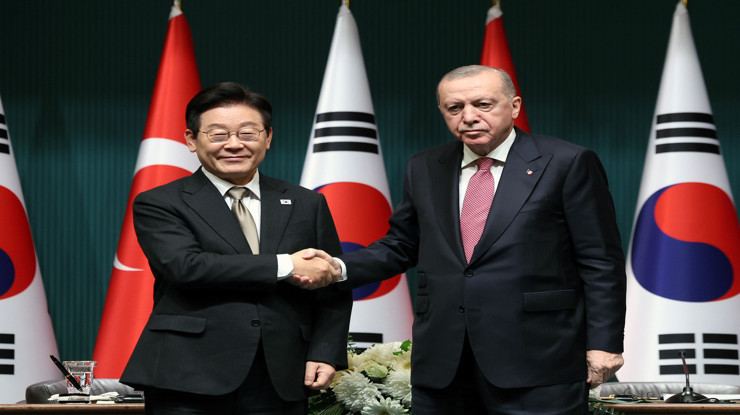 Erdoğan: "Güney Kore ile nükleer güç santrali kurulması konusunda görüşmelerimiz sürüyor"