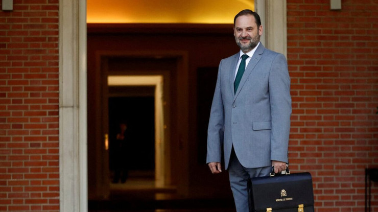 24 yıl hapsi isteniyor: İspanya'da eski bakan maske yolsuzluğu soruşturmasında tutuklandı