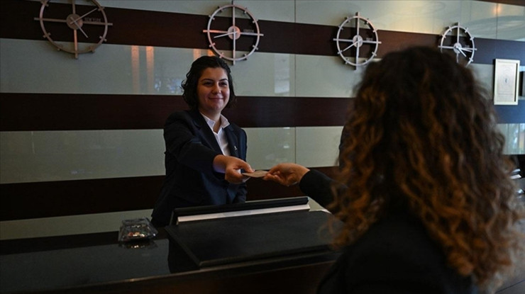 Hizmet üretim endeksi ekimde azaldı