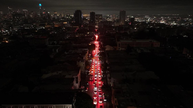 San Francisco'da büyük elektrik kesintisi: 130 binden fazla ev ve işyeri etkilendi