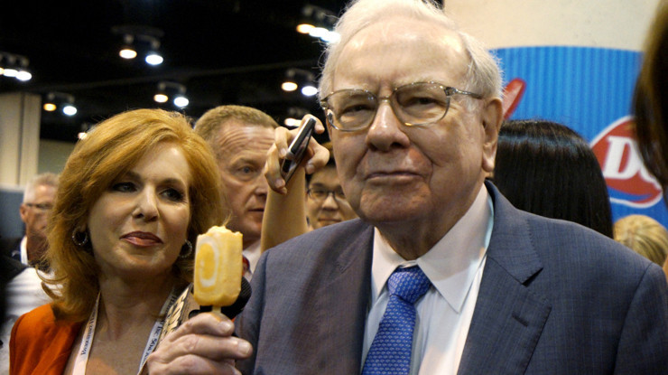 Altın uçuşta, efsane yatırımcı Warren Buffet temkinli: Rekora rağmen neden mesafeli?