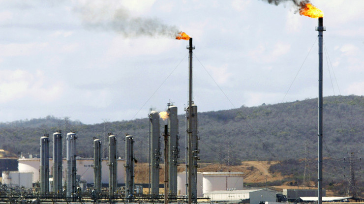 Trump'ın petrol planı belli oldu: Venezuela 30-50 milyon varil petrol gönderecek