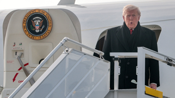 CNBC-e TV Canlı Yayınında şu anda - Davos'ta Avrupa - Trump gerilimi