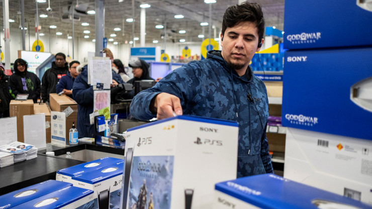 Sony'den PlayStation 6 için rötar düşüncesi: PS5 halen daha satıyor ve kazandırıyor