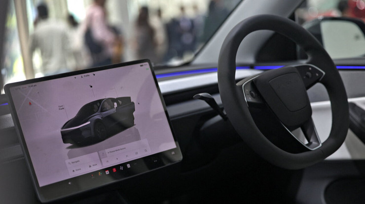 Tesla’da otonom freni: Otopilot standart donanımdan çıktı, abonelikle satılacak