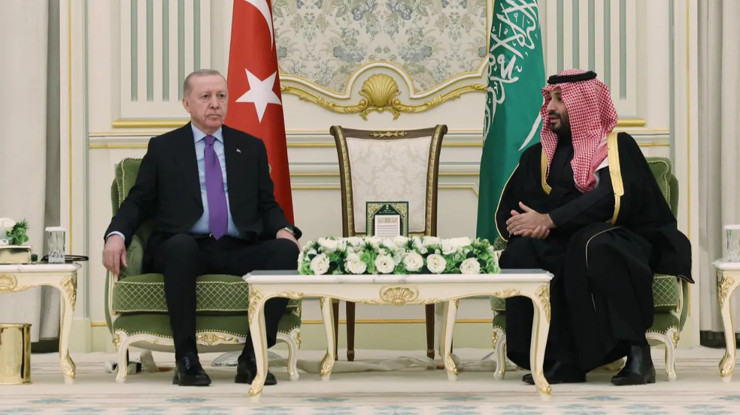 Cumhurbaşkanı Erdoğan Suudi Arabistan'da: 2 milyar dolarlık enerji anlaşması imzalandı