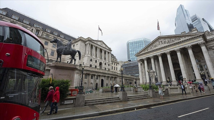 İngiltere Merkez Bankası faizi sabit bıraktı