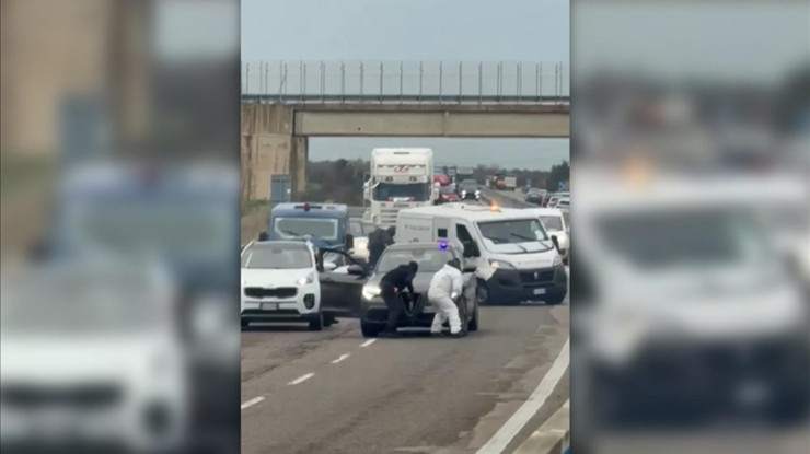 İtalya'da zırhlı para nakil aracına silahlı soygun girişimi