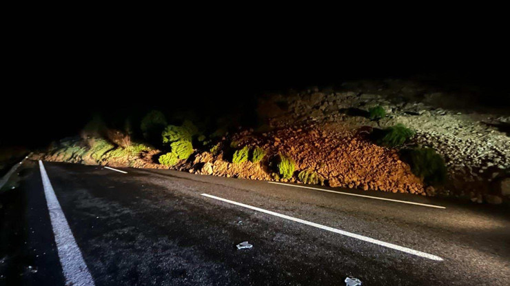 Heyelan nedeniyle kapatılan İstanbul-İzmir otoyolunda trafik yeniden açıldı