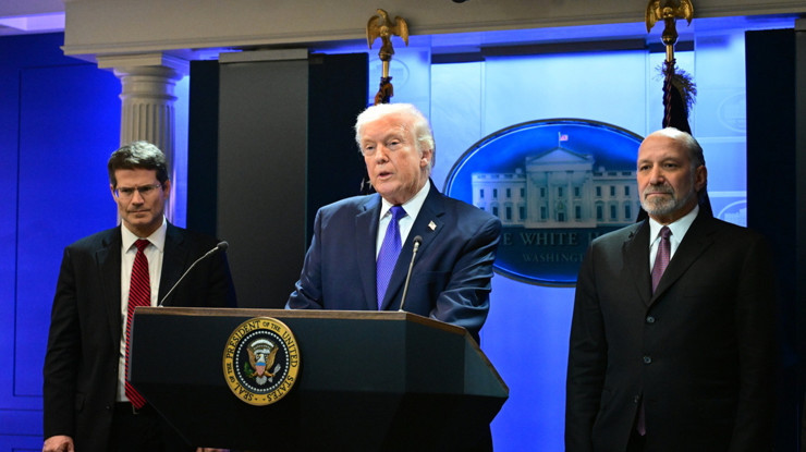 Trump'tan yeni hamle: "Yüzde 10 küresel tarife 5 ay boyunca uygulanacak"