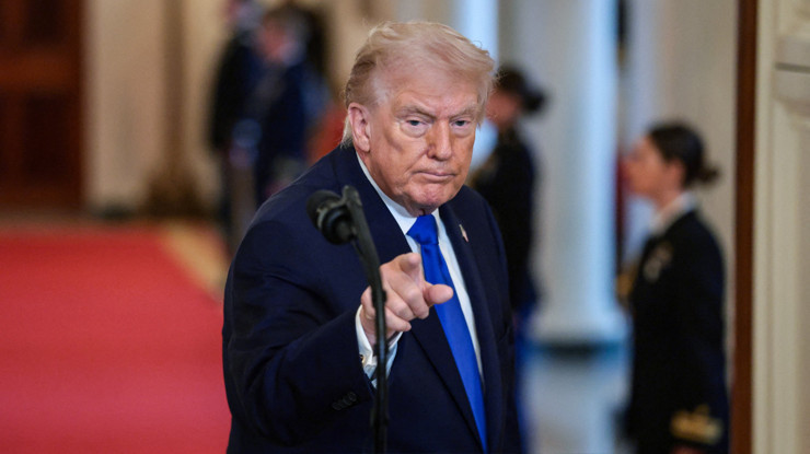 Trump ailesinin stablecoini bir doların altına geriledi: Koordine saldırı açıklaması geldi