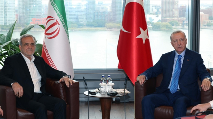 Cumhurbaşkanı Erdoğan, İran Cumhurbaşkanı Pezeşkiyan ile görüştü