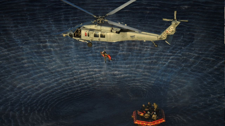 Ay'a giden astronotlar başarılı şekilde dünyaya döndü