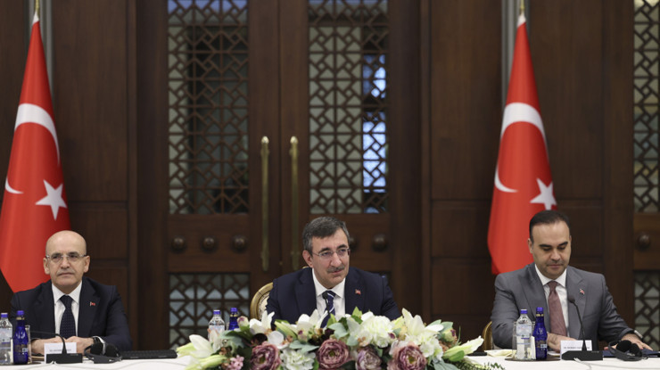 Cevdet Yılmaz: "Yatırım ortamını güçlendirecek yeni düzenlemeleri hayata geçiriyoruz"