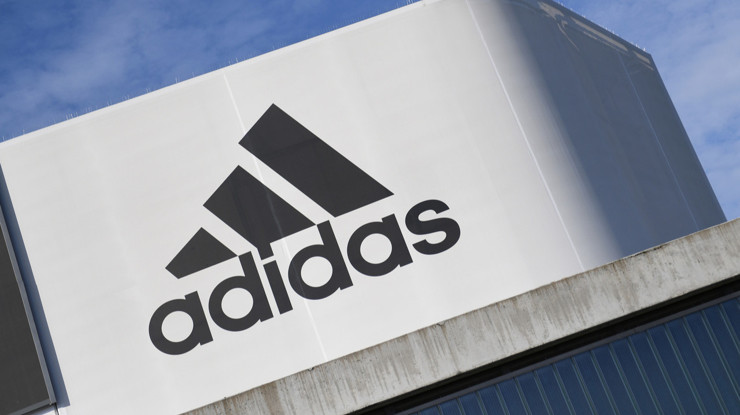 Adidas ilk çeyrekte tahminlerin üzerinde kar açıkladı