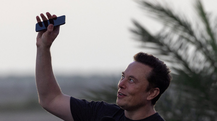 Elon Musk telekom devlerine savaş açtı: Kendi telefon aboneliği ve mobil ağını kuruyor